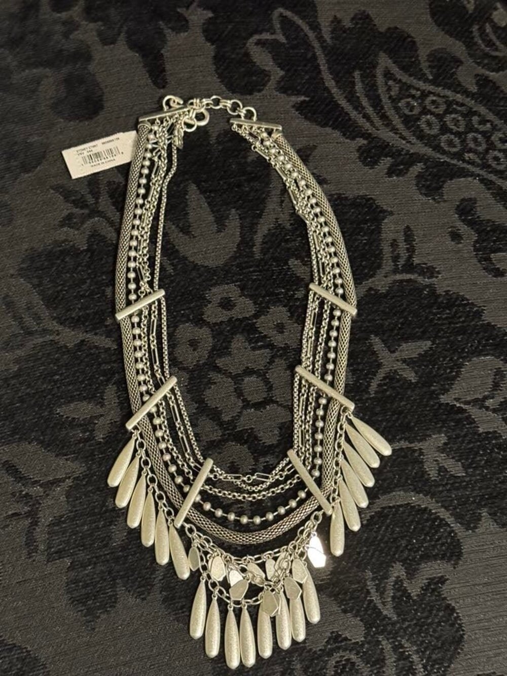 NWT Kendra Scott Sydney necklace in silver